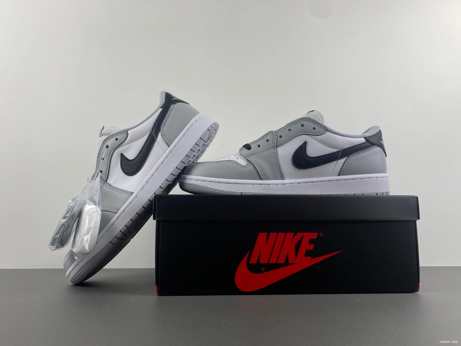 Rep Air 1  CZ0790-110 Jordan Low OG Barons 0516